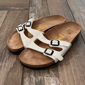 Birkenstock Ibiza Sandal in white size 7